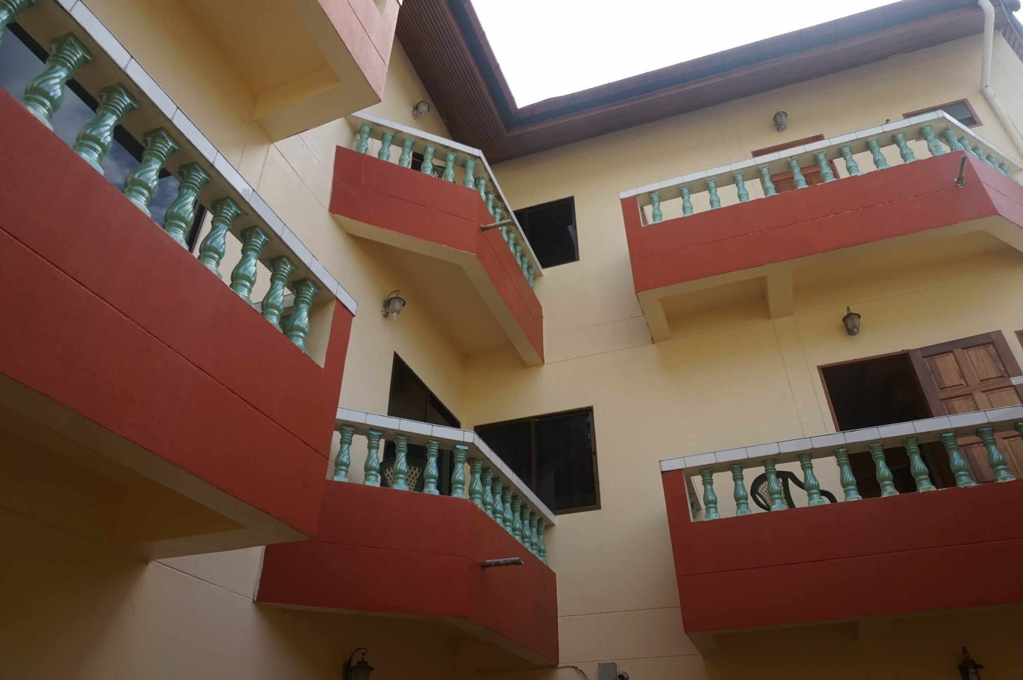 Ban Elephant Blanc Apartment Praia de Kata Exterior foto